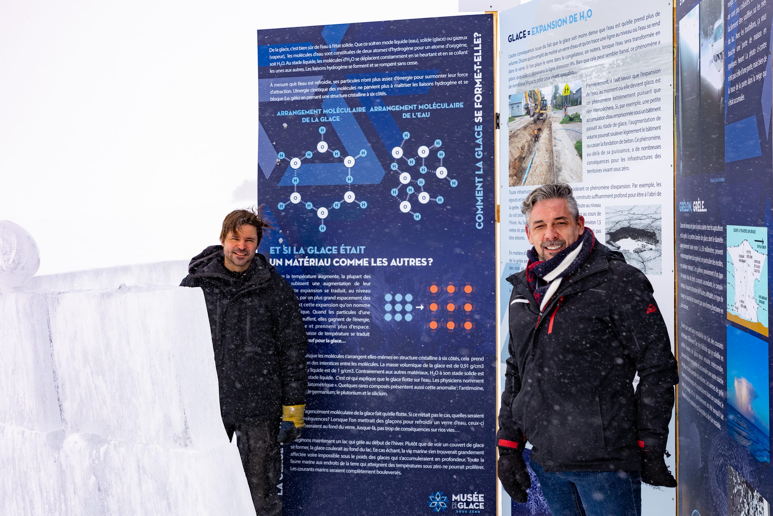 Panneaux du parcours au Musée de la glace avec Stéphan Tremblay, auteur et concepteur du Musée de la Glace et Erick Morin, conseiller à la CDRQ